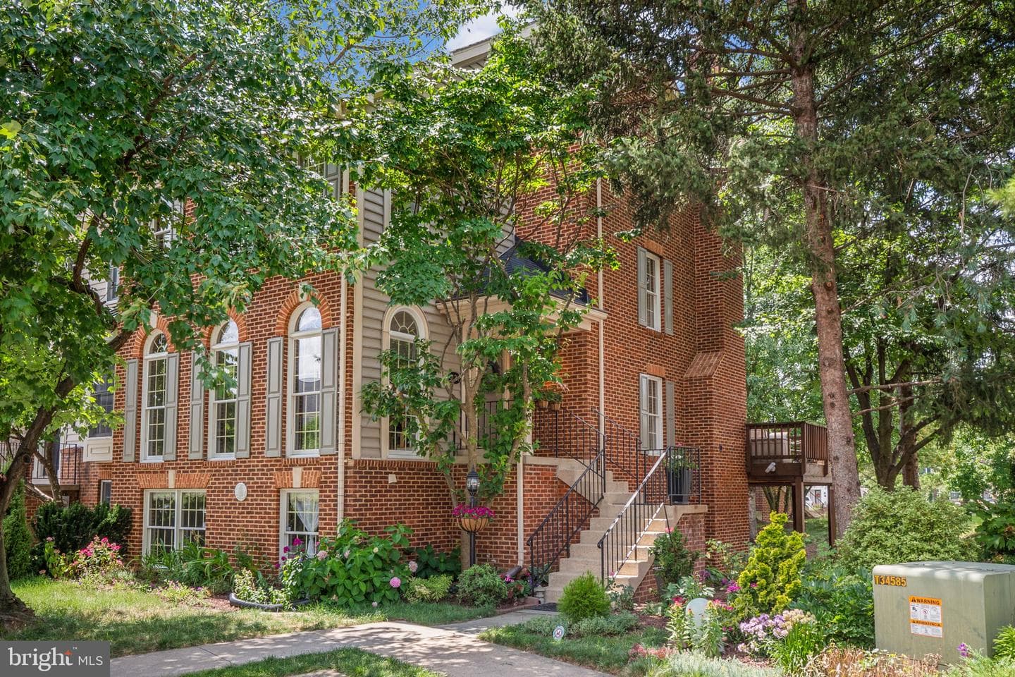 121 Long Acre Court photo 1