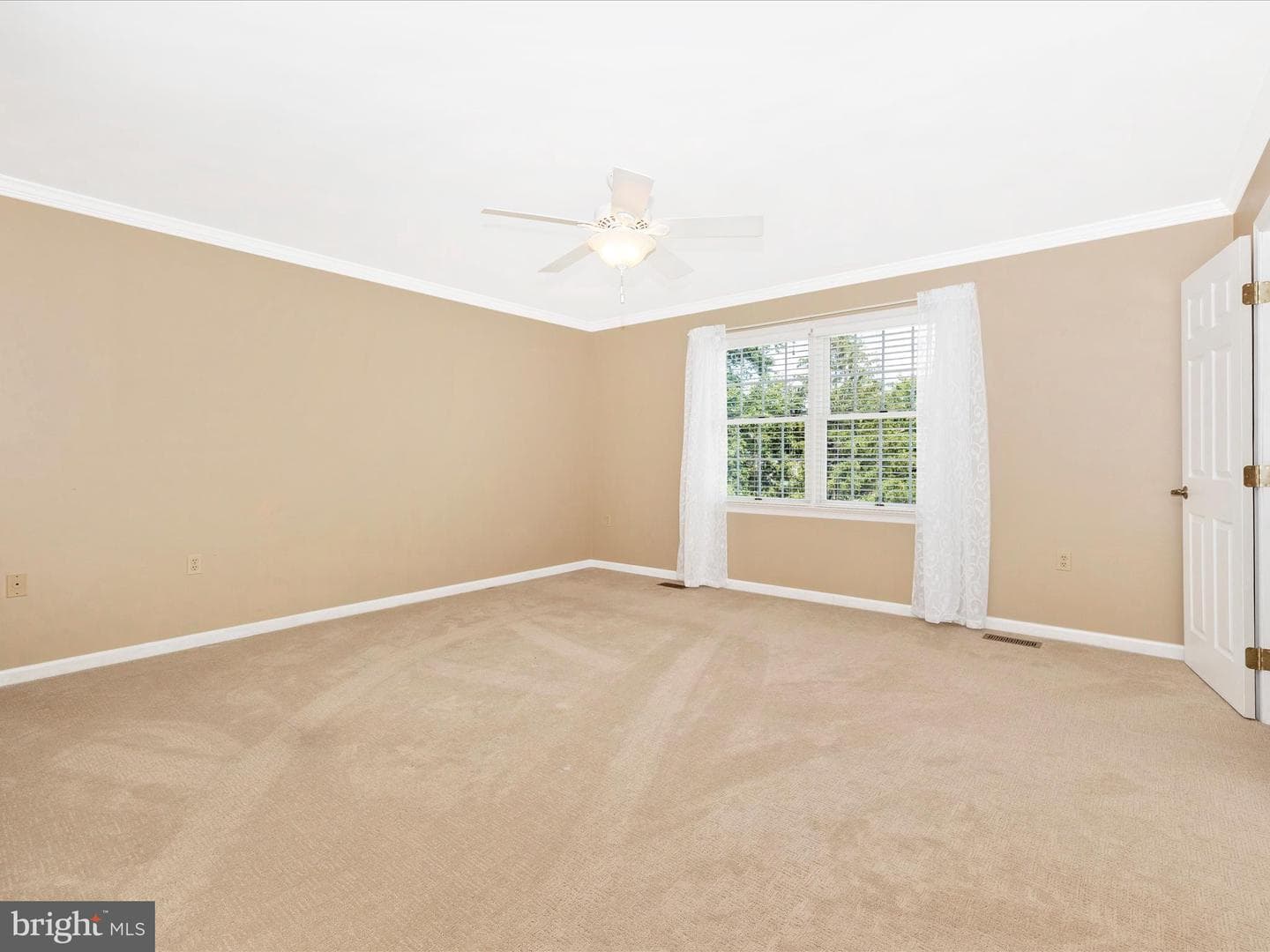 276 Maplewood Place photo 24