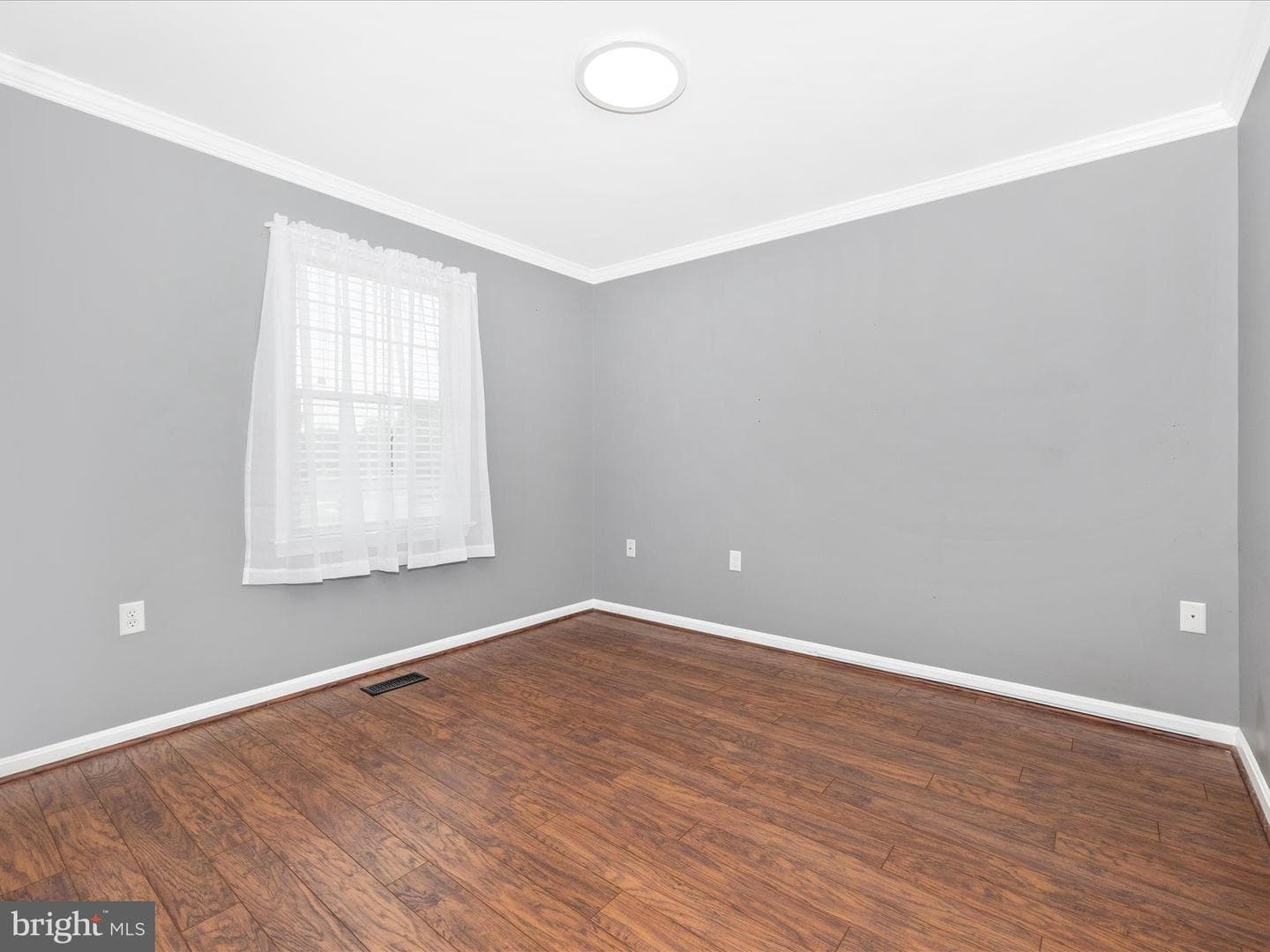 276 Maplewood Place photo 31