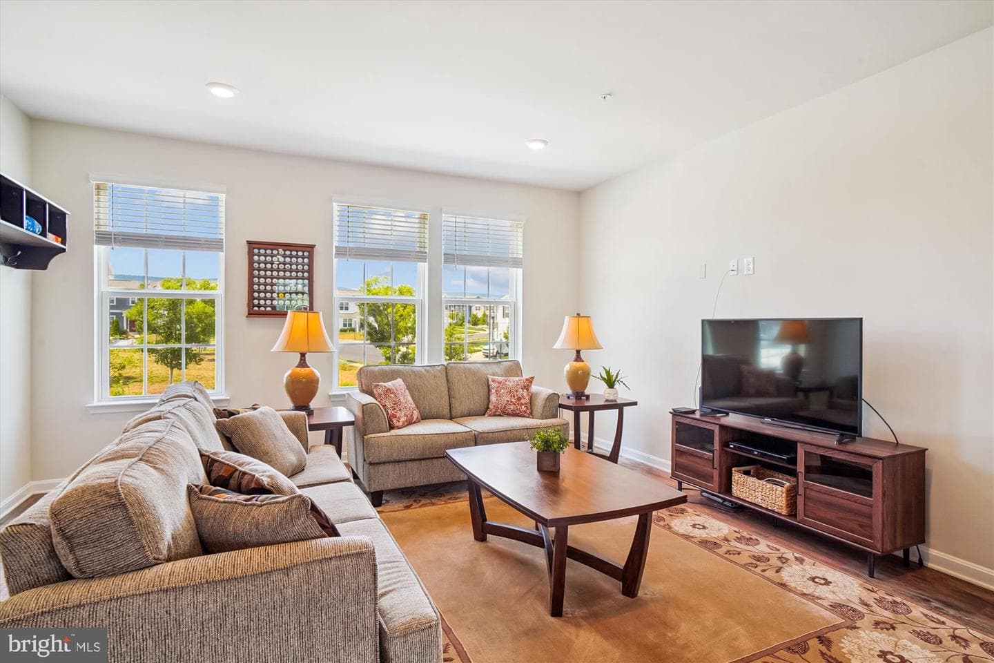 1232 Aires Way photo 3