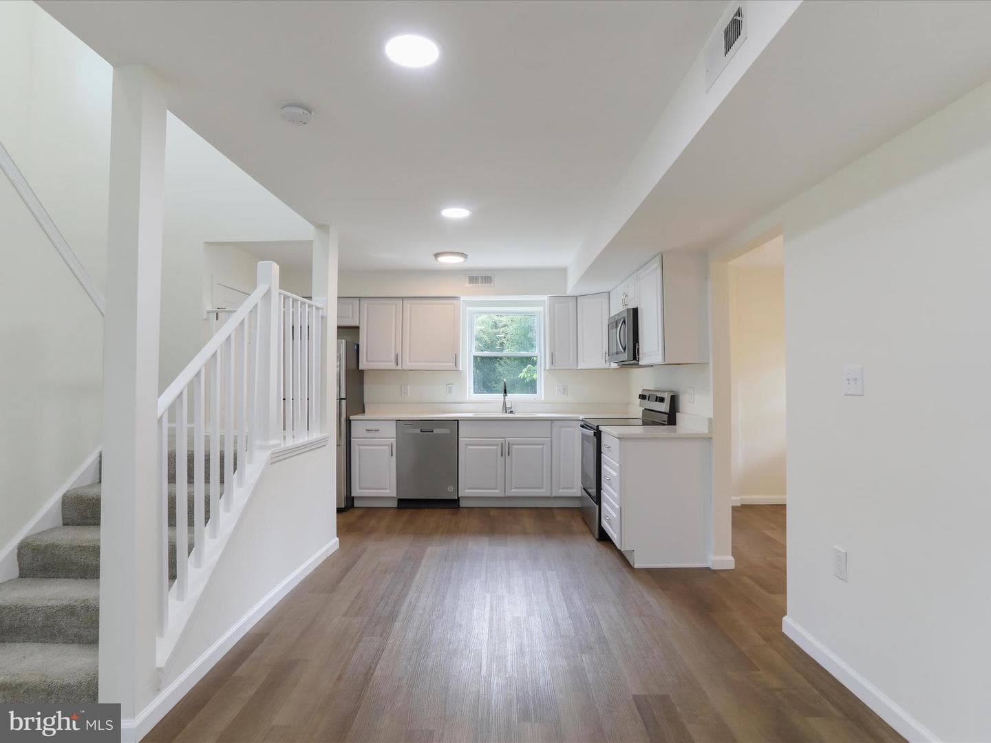 245 Knoxville Road photo 9