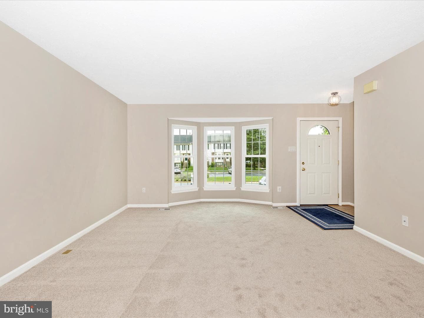 5220 Earles Court photo 4