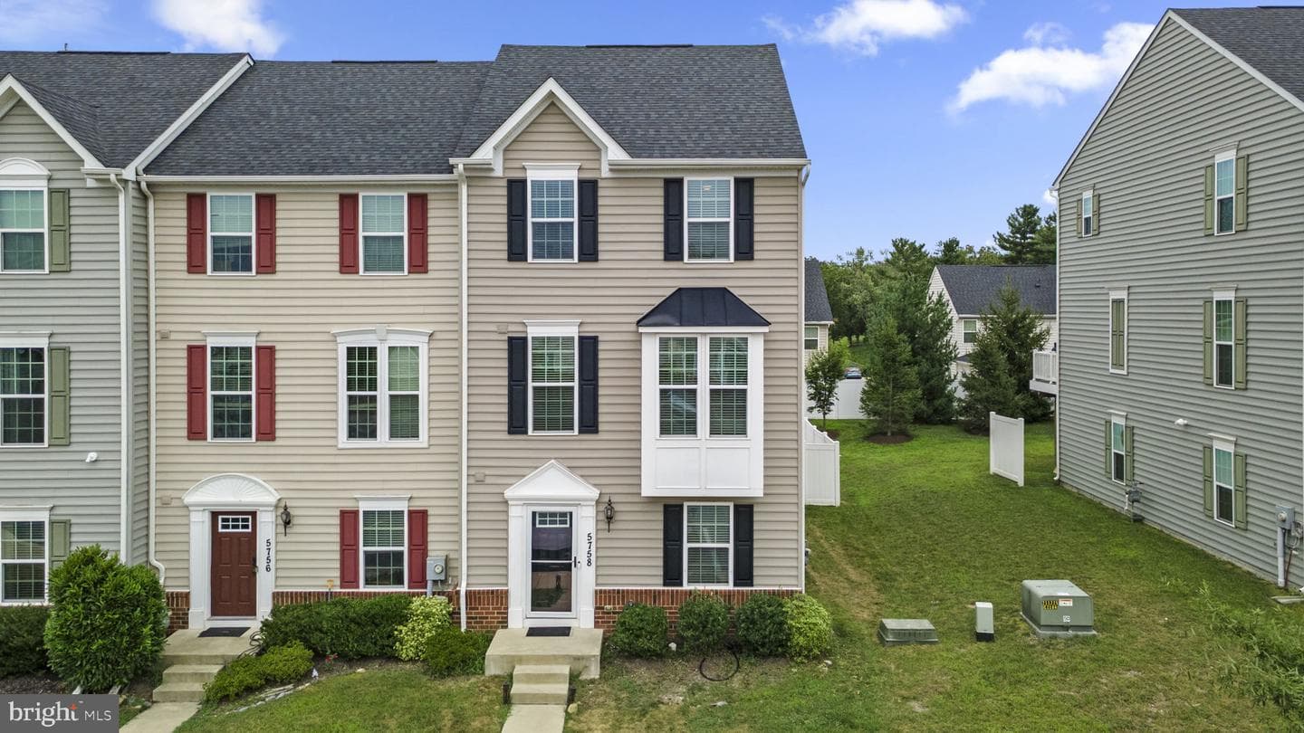 5758 Barts Way photo 4