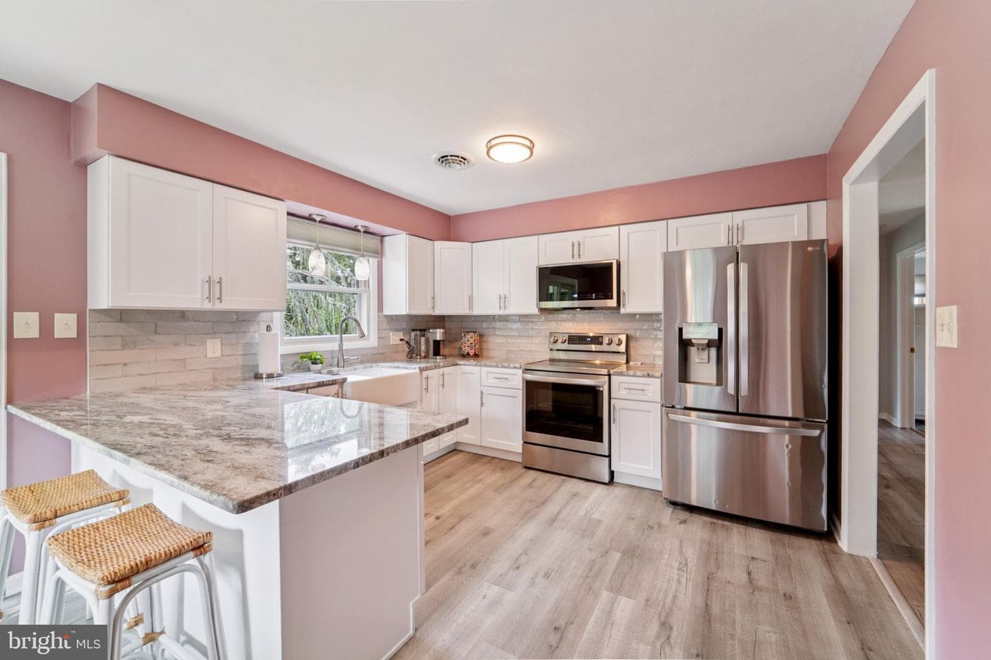 13714 Hillside Avenue photo 18