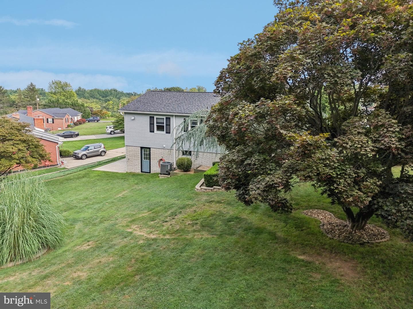 13714 Hillside Avenue photo 39