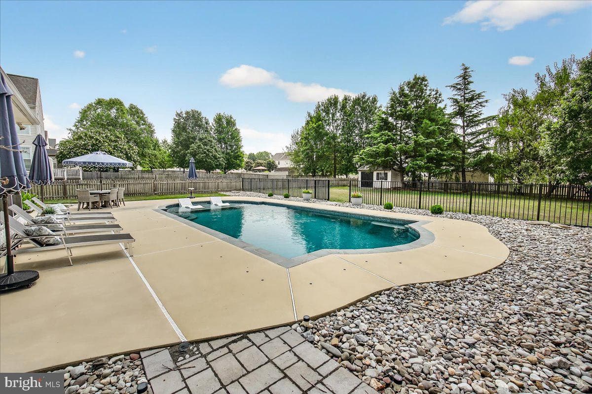 5798 Morland Drive N photo 10
