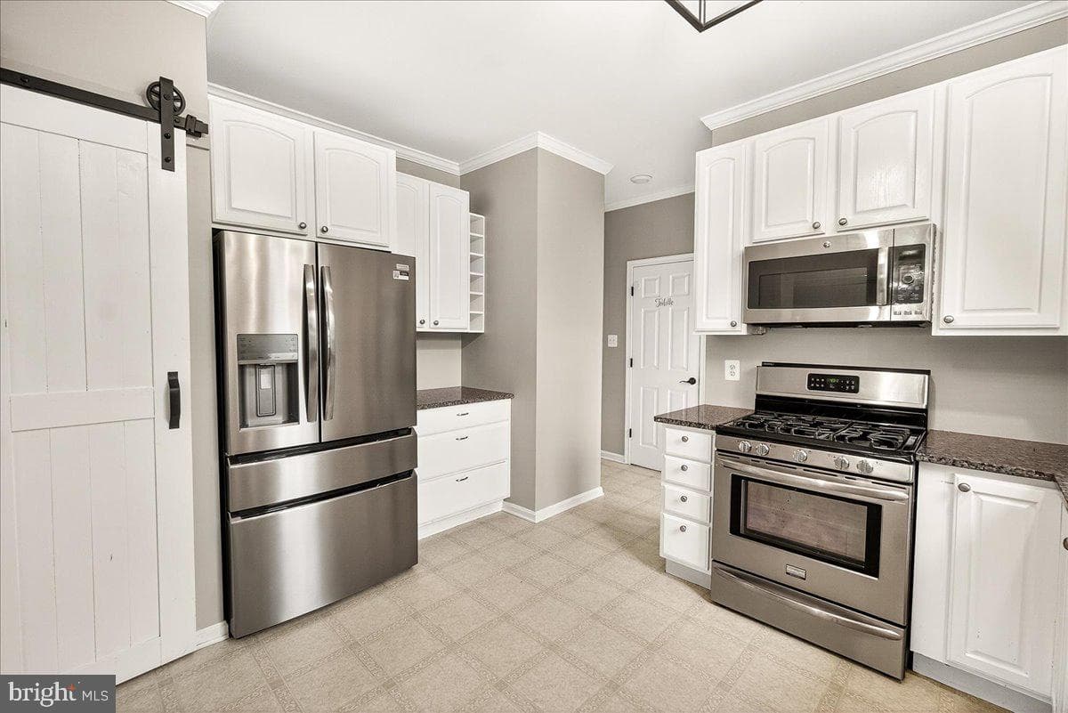 5798 Morland Drive N photo 30