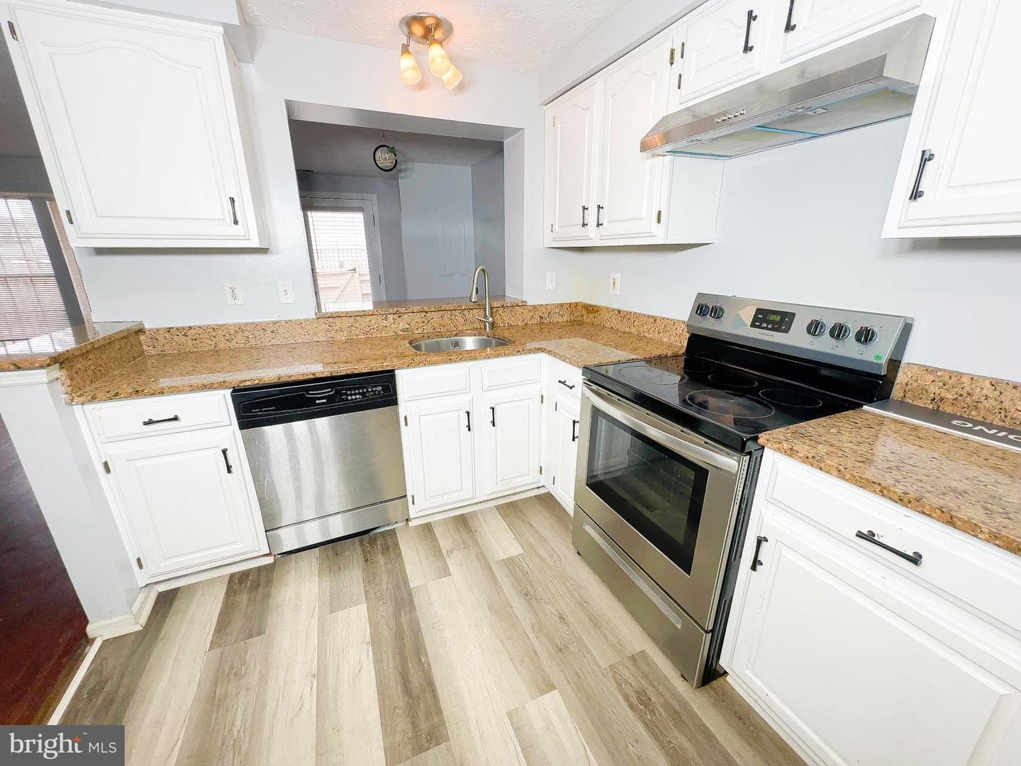 572 Cascade Way photo 11