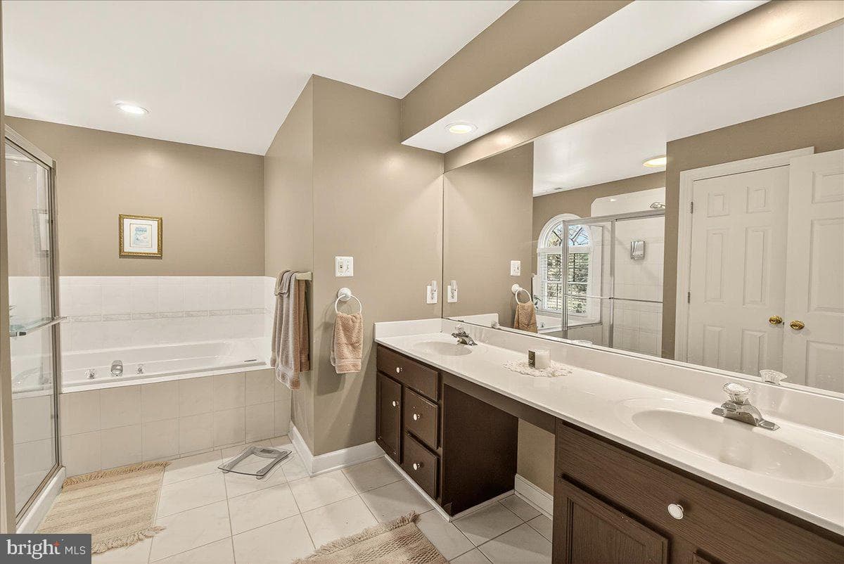 7010 Club House Circle photo 31