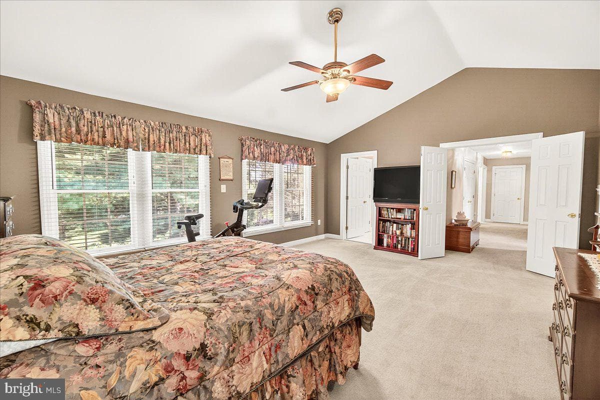 7010 Club House Circle photo 32