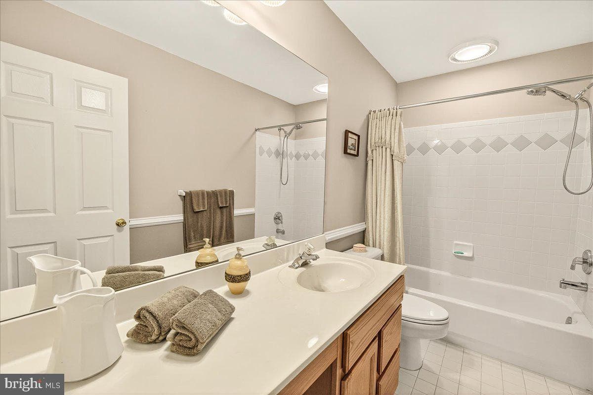 7010 Club House Circle photo 35
