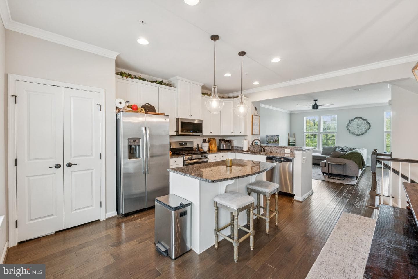 5766 Barts Way photo 3