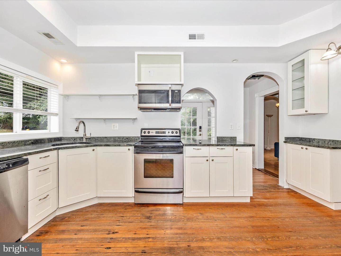 415 Brunswick Street photo 16