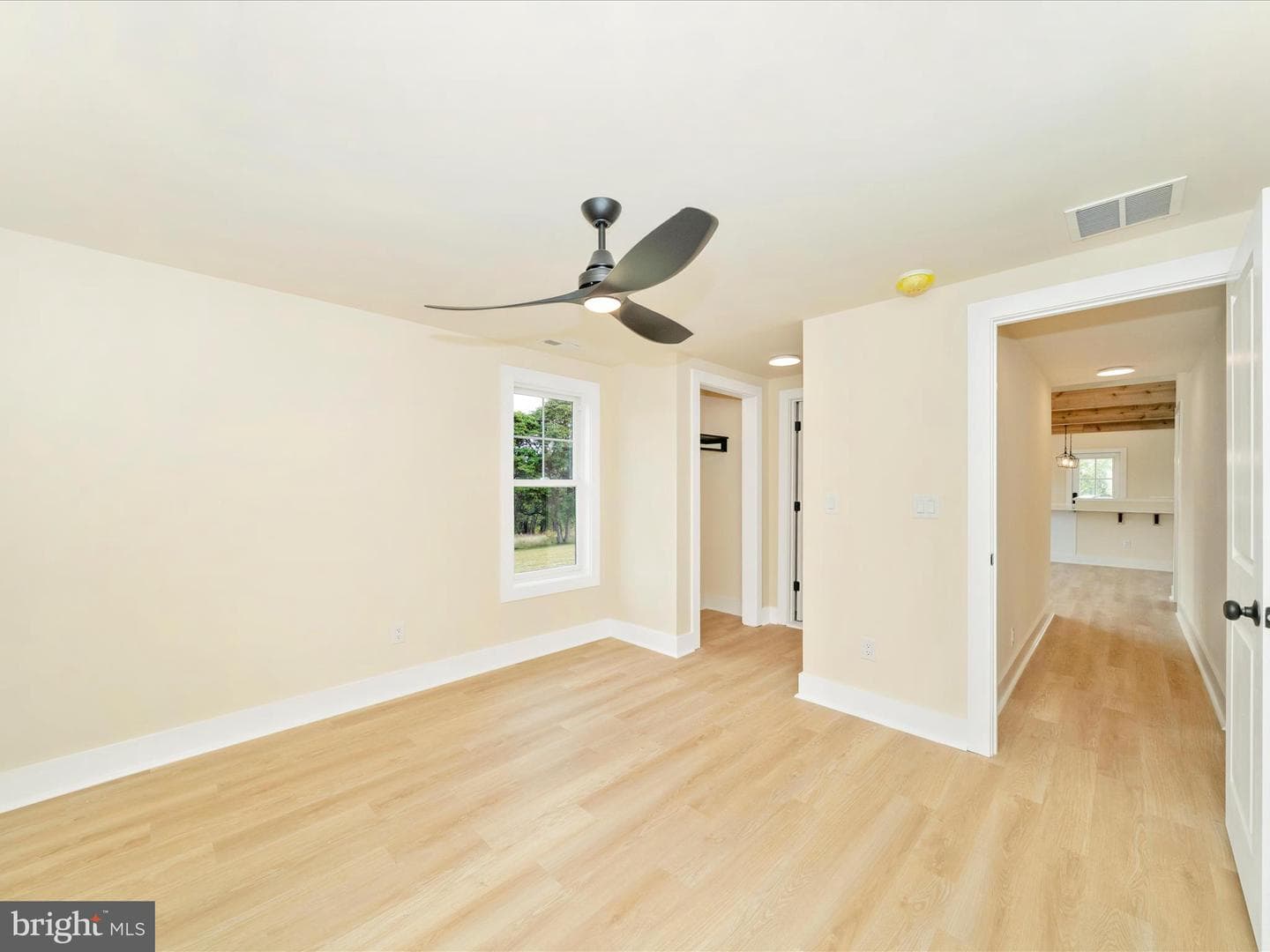 14901 New Windsor Road photo 20