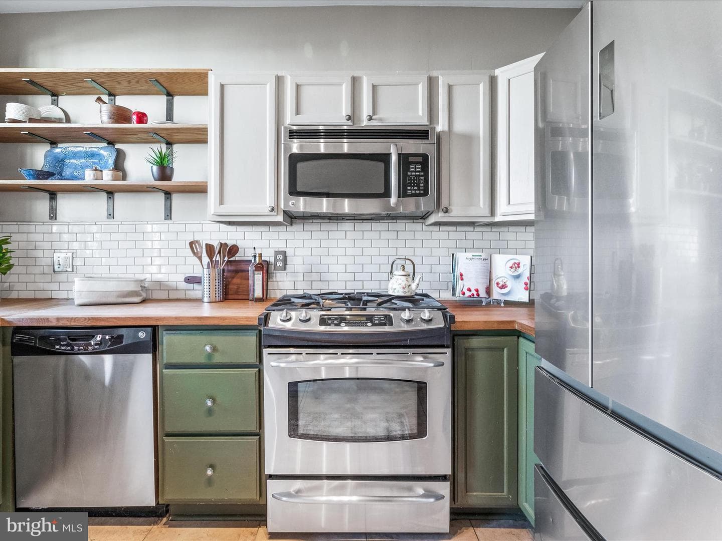 441 W South Street photo 10