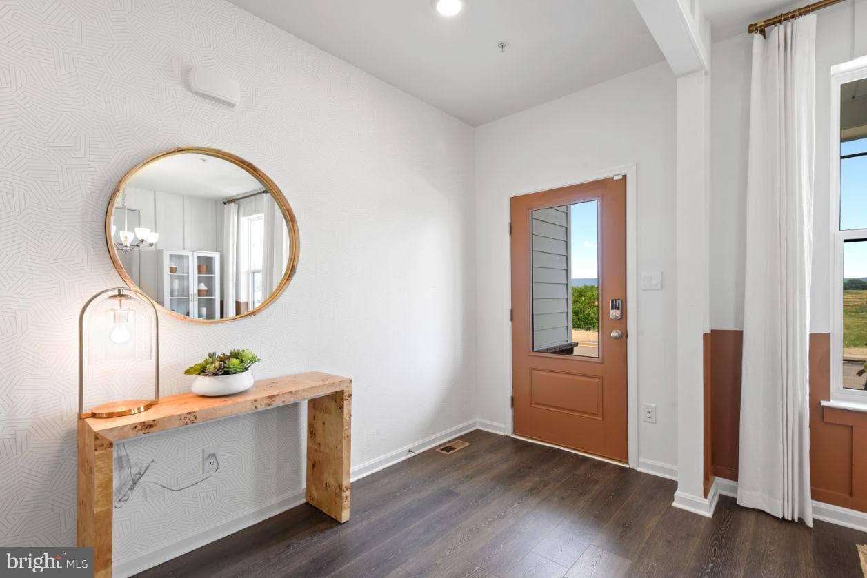 453 Ensemble Way photo 3