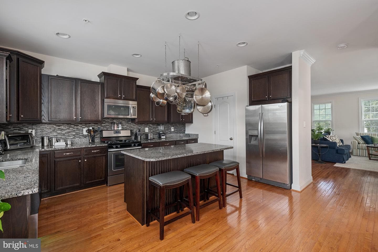 1410 Scheer Street photo 6