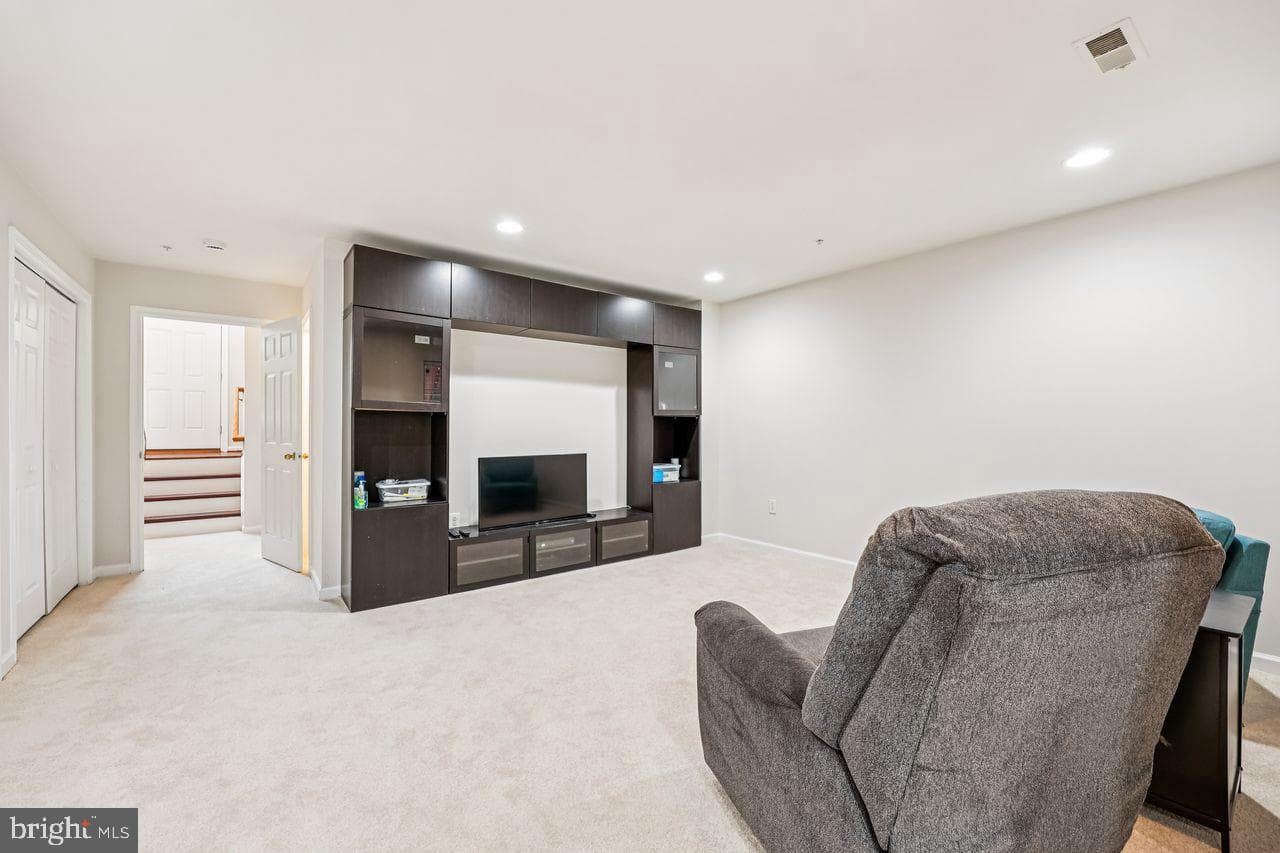 111 Harpers Way photo 29