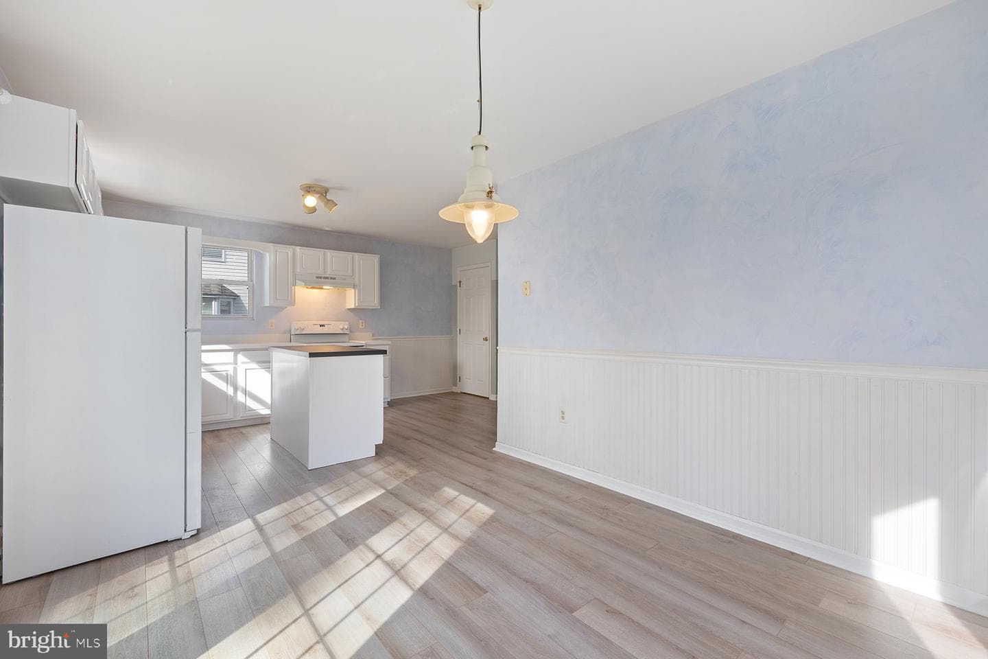 822 E B Street photo 16
