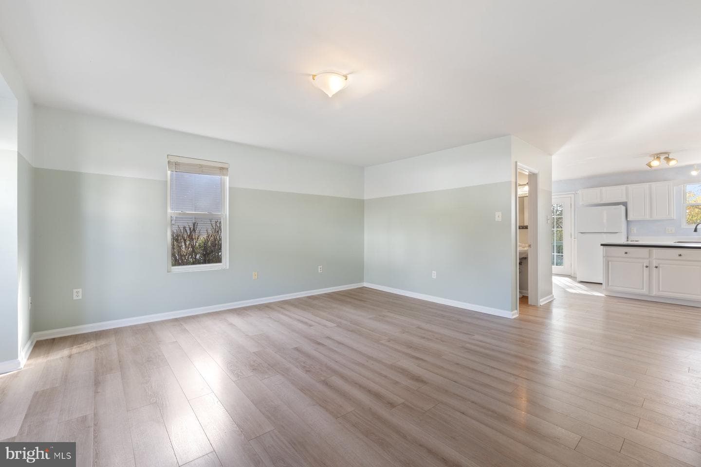 822 E B Street photo 20