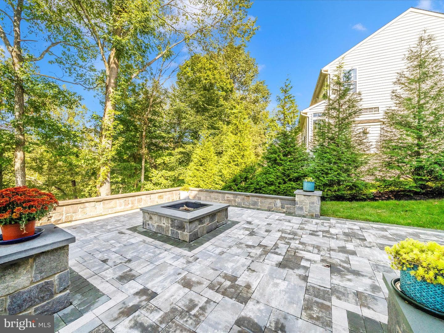 11046 Country Club Road photo 4