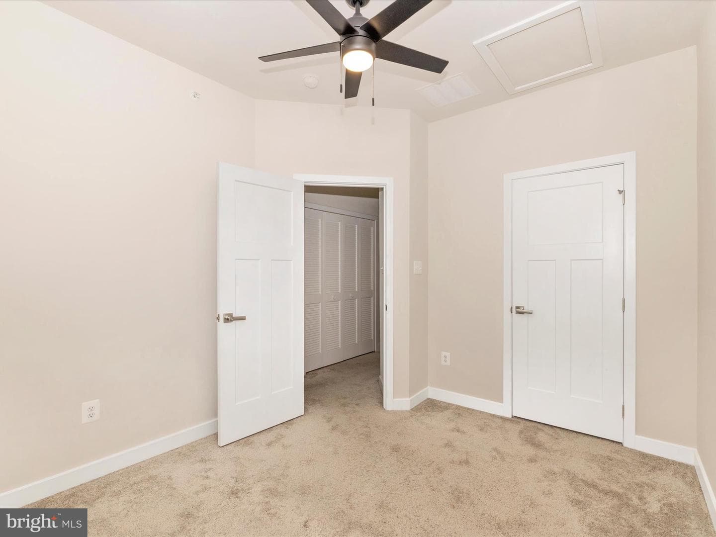 5877 Tomahawk Street photo 34