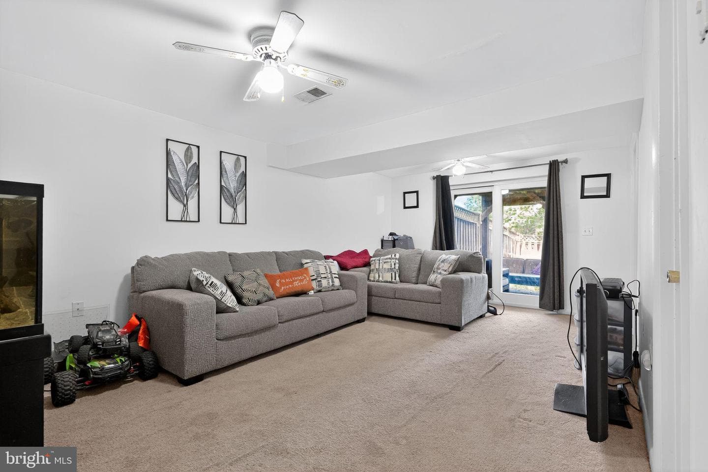 2421 Dunmore Court photo 12