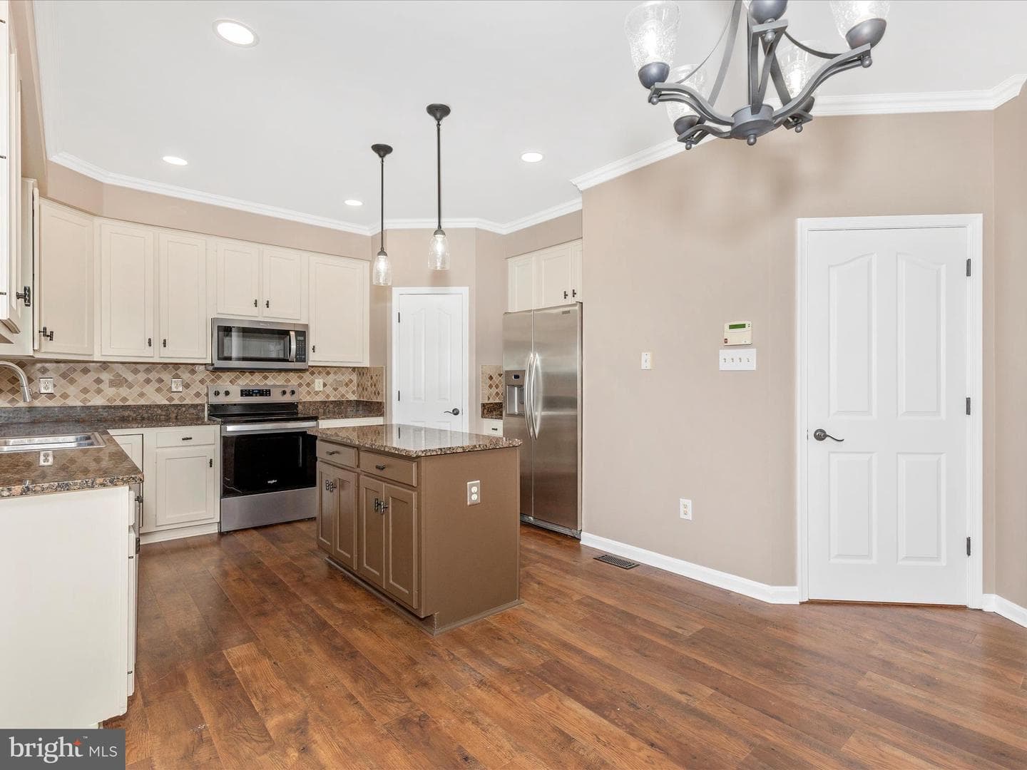 1713 Dearbought Drive photo 23