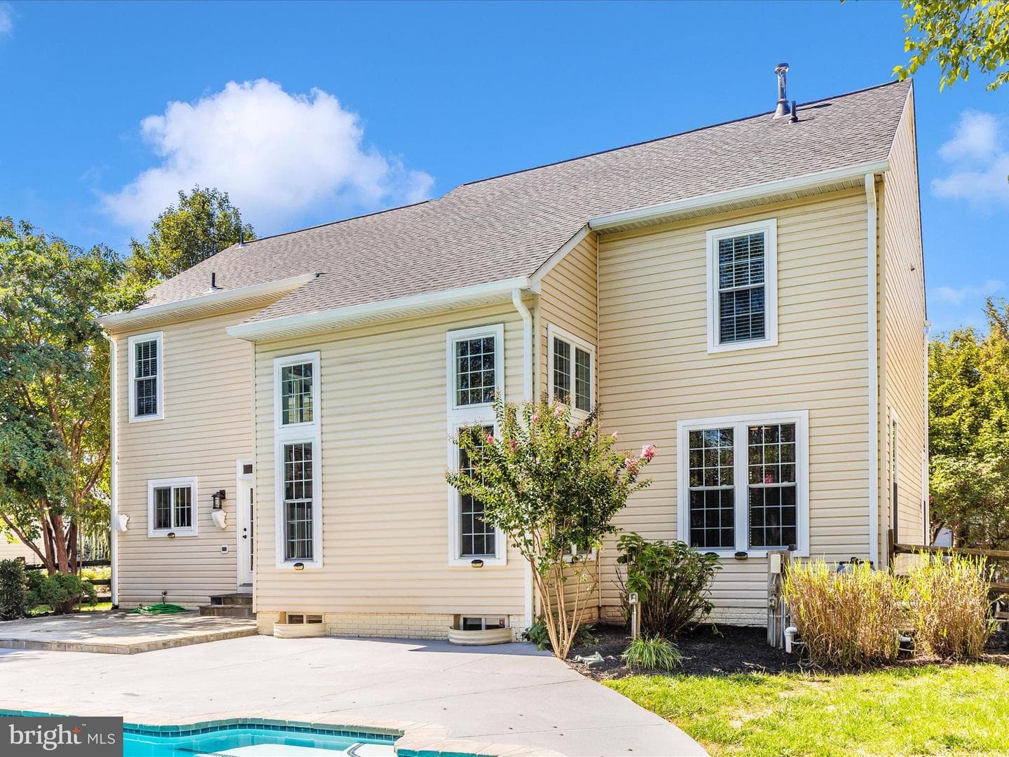 1713 Dearbought Drive photo 5