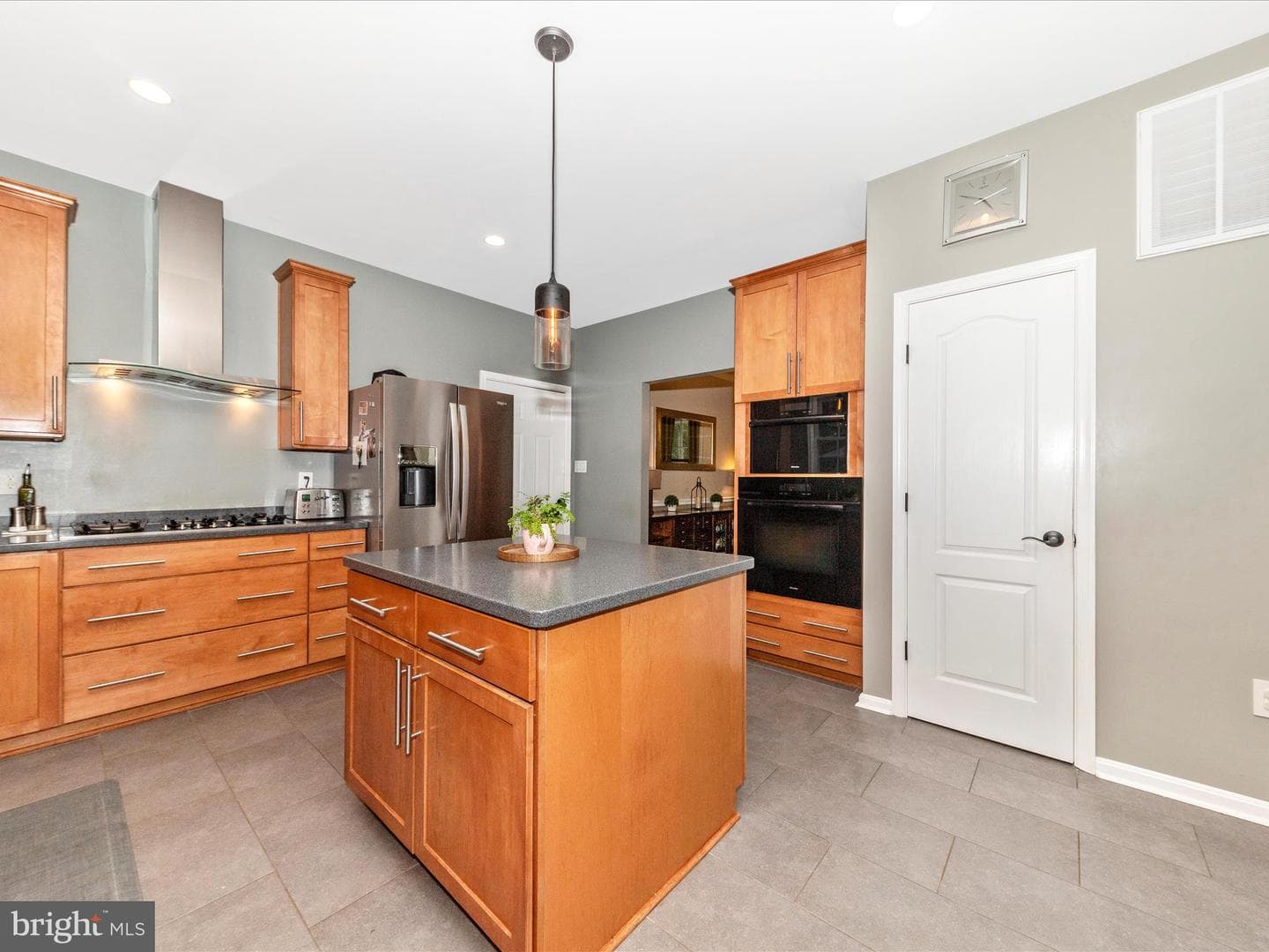 10027 Pine Tree Road photo 19