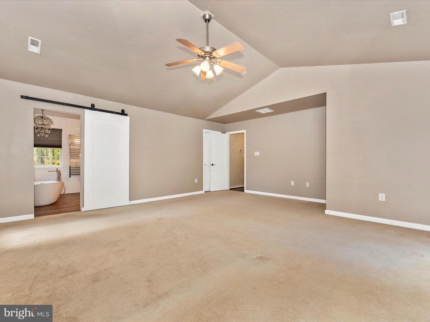 10027 Pine Tree Road photo 40