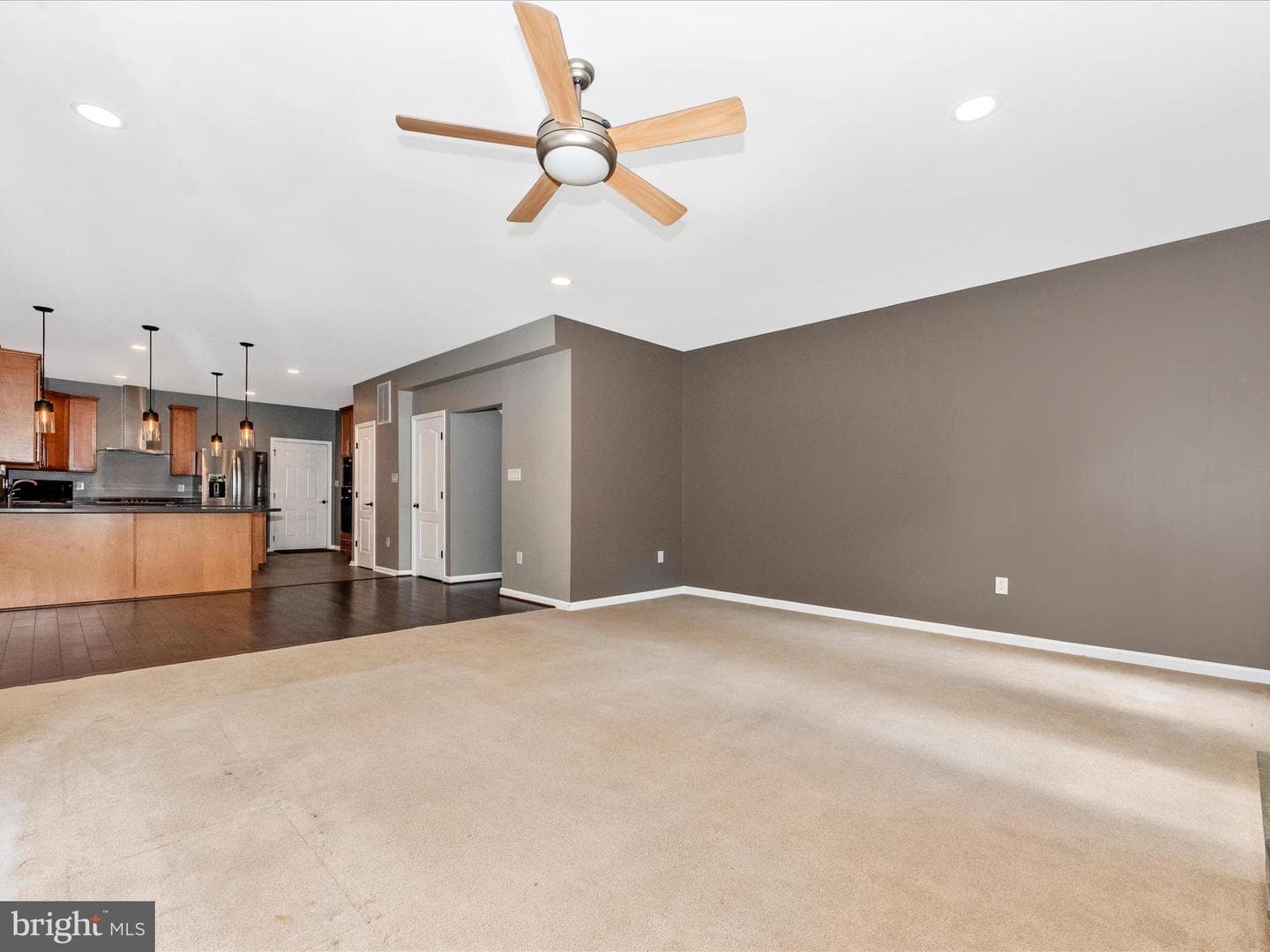 10027 Pine Tree Road photo 8