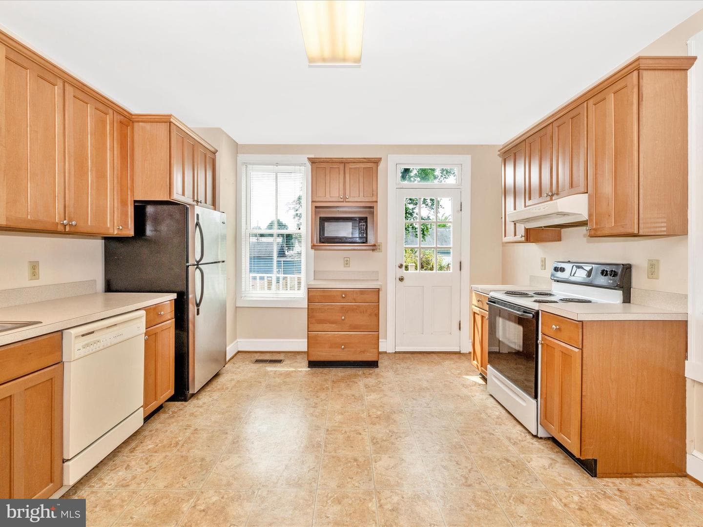 132 E 5th Street photo 15