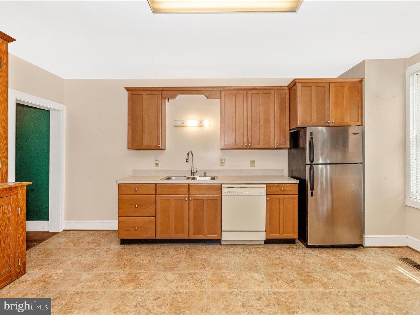132 E 5th Street photo 17