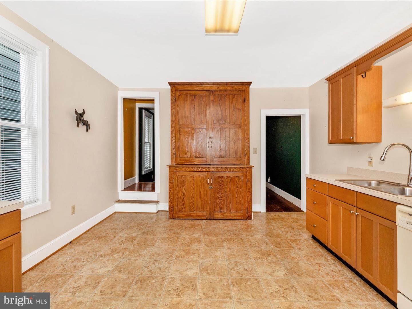 132 E 5th Street photo 19