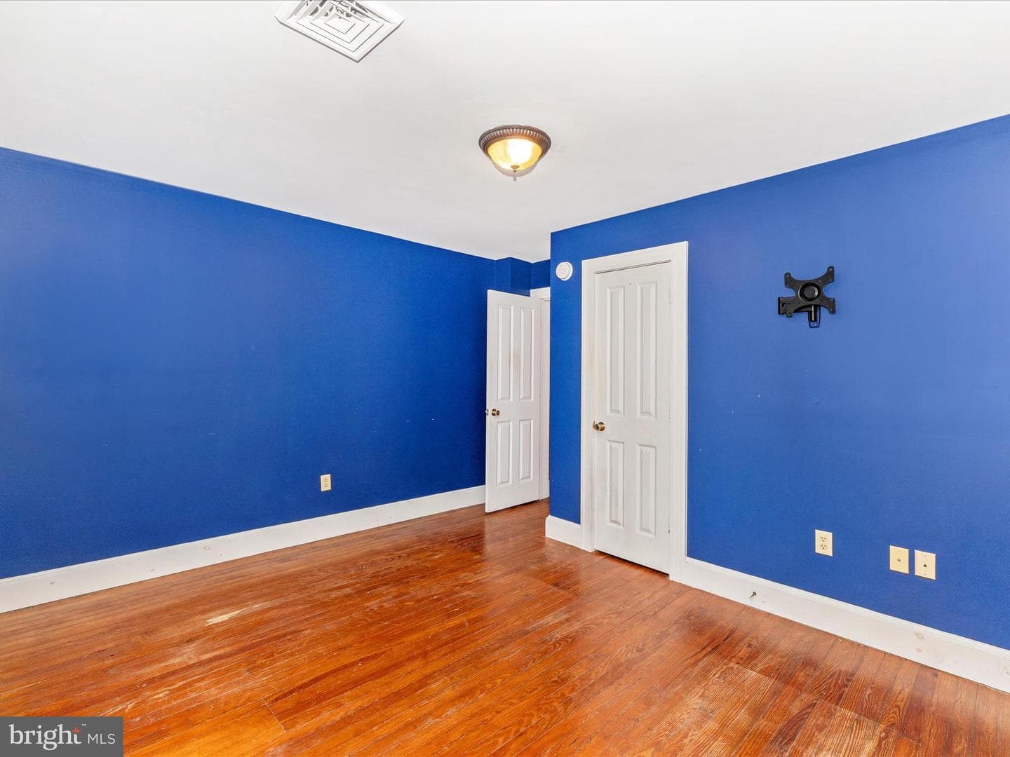 132 E 5th Street photo 25