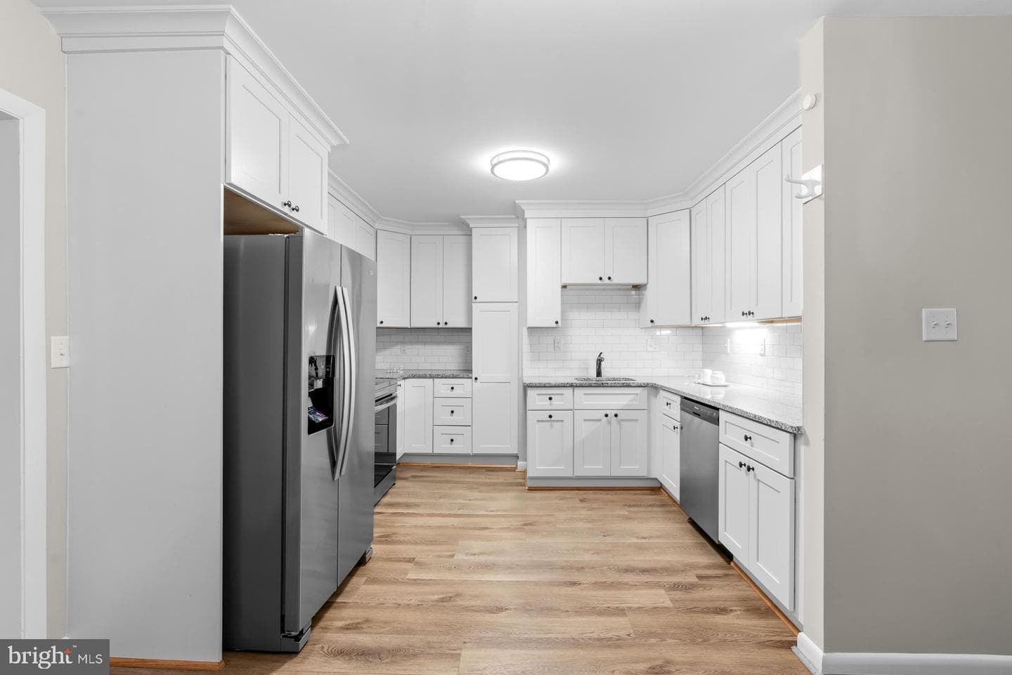 1511 W 8th Street photo 8