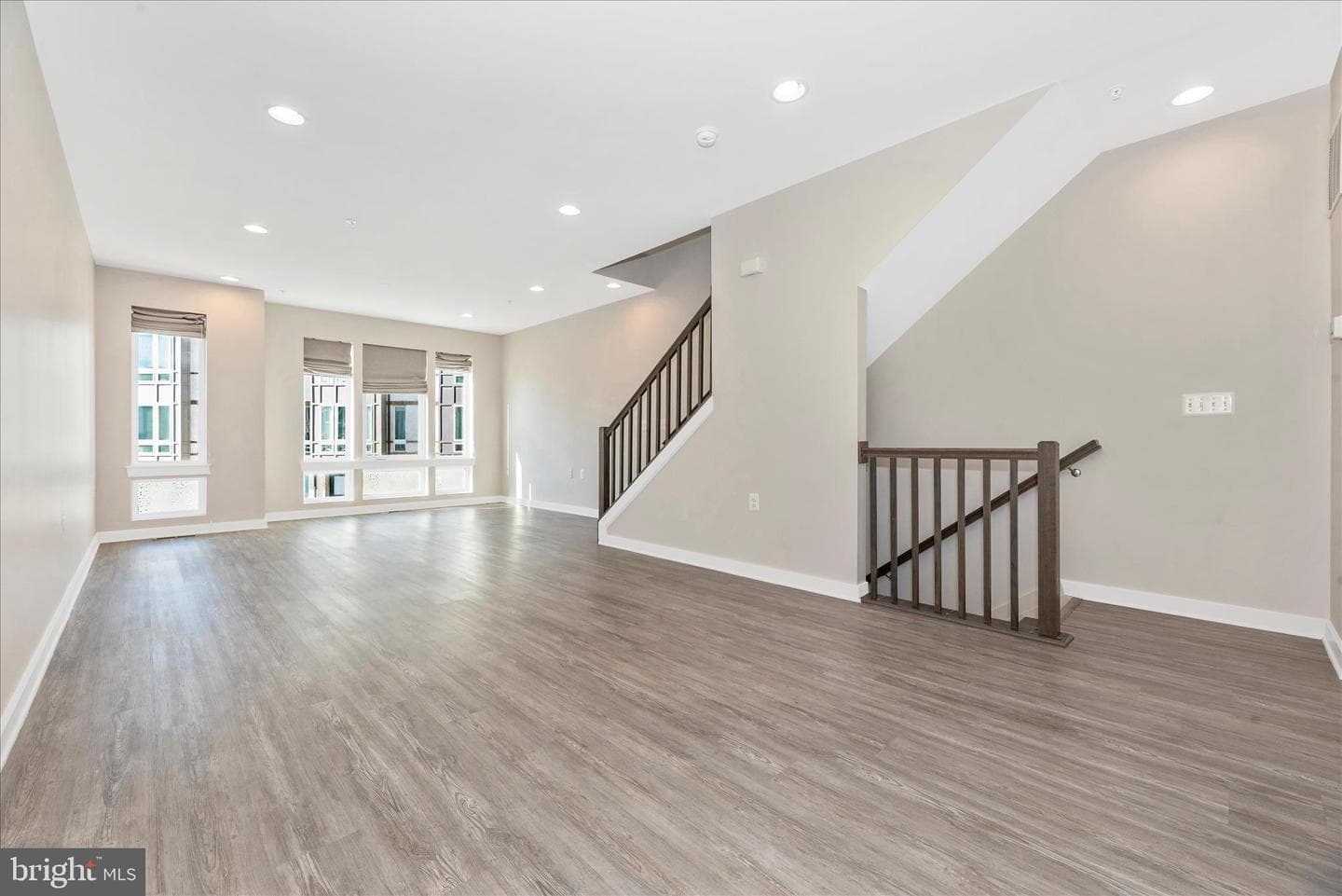 1550 Trafalgar Lane photo 10