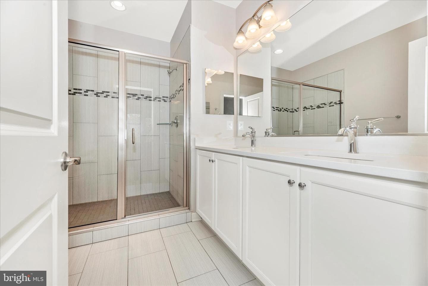 1550 Trafalgar Lane photo 26