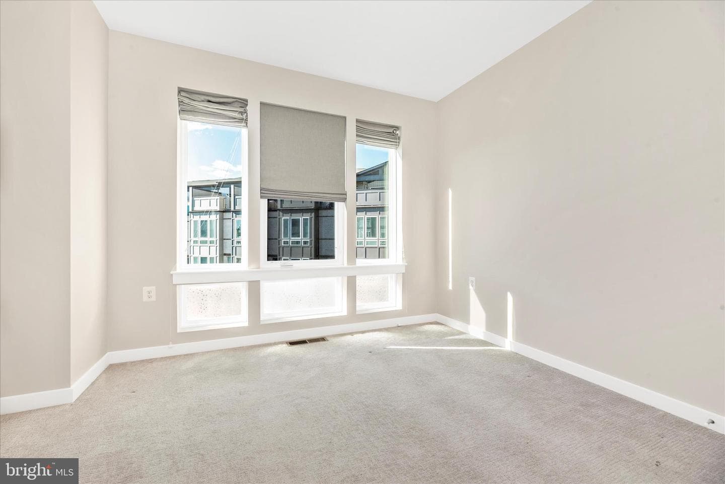 1550 Trafalgar Lane photo 27