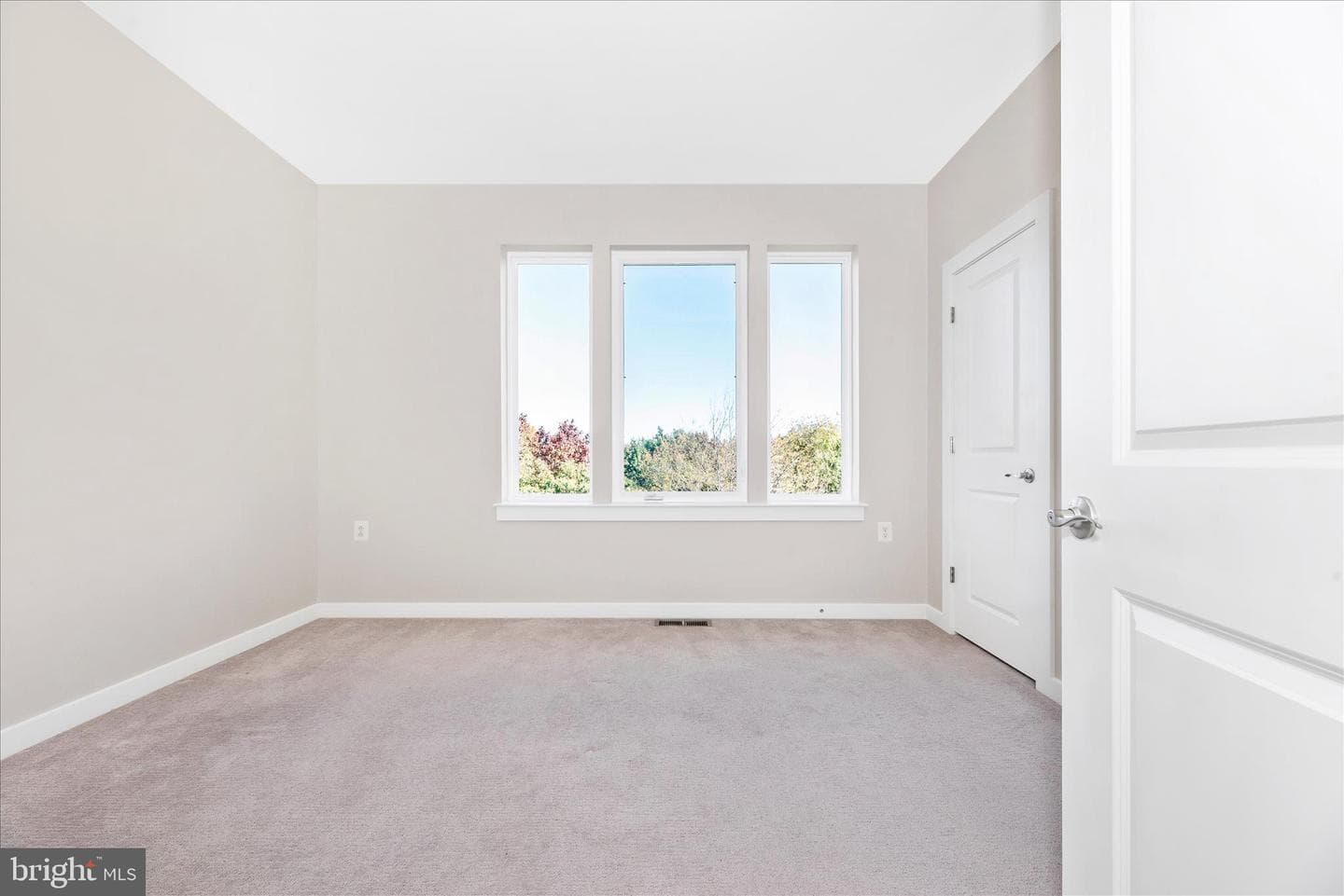 1550 Trafalgar Lane photo 33
