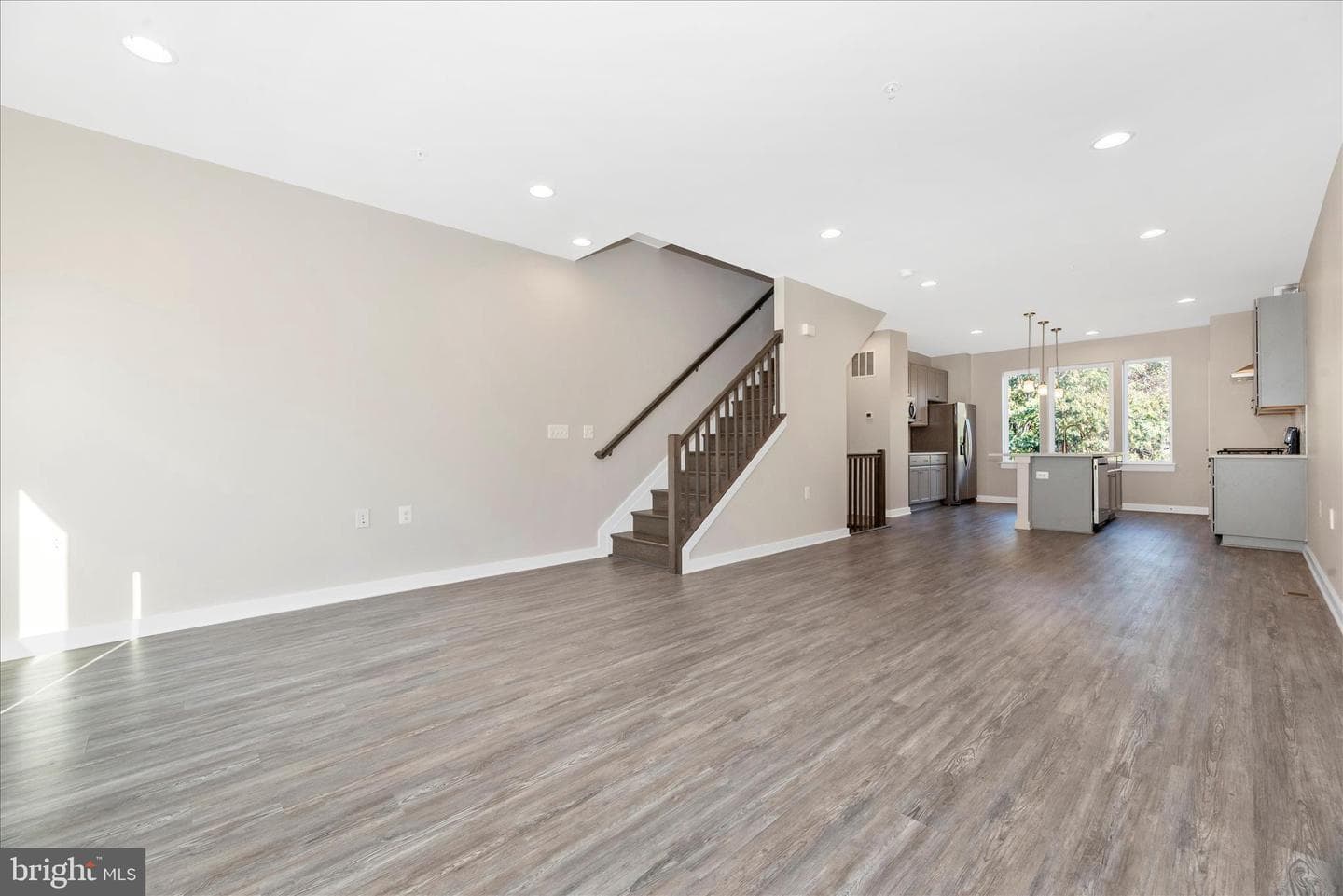 1550 Trafalgar Lane photo 7