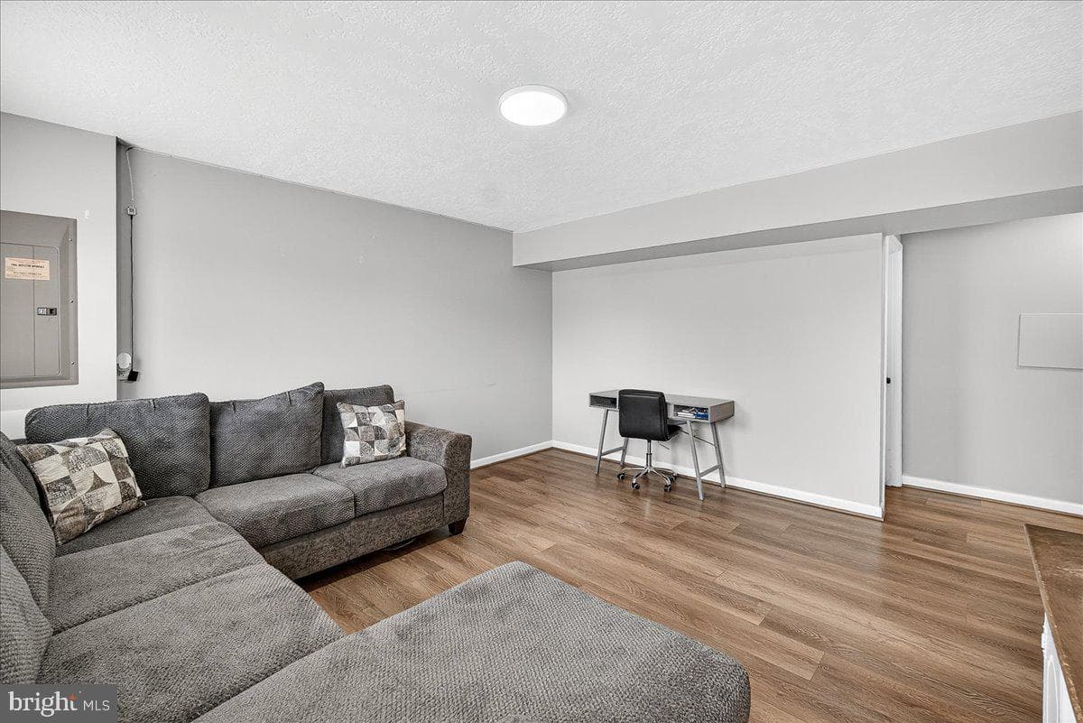120 Victor Drive photo 27