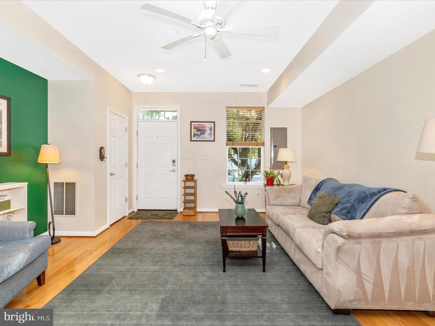 648 Tivoli Road photo 4