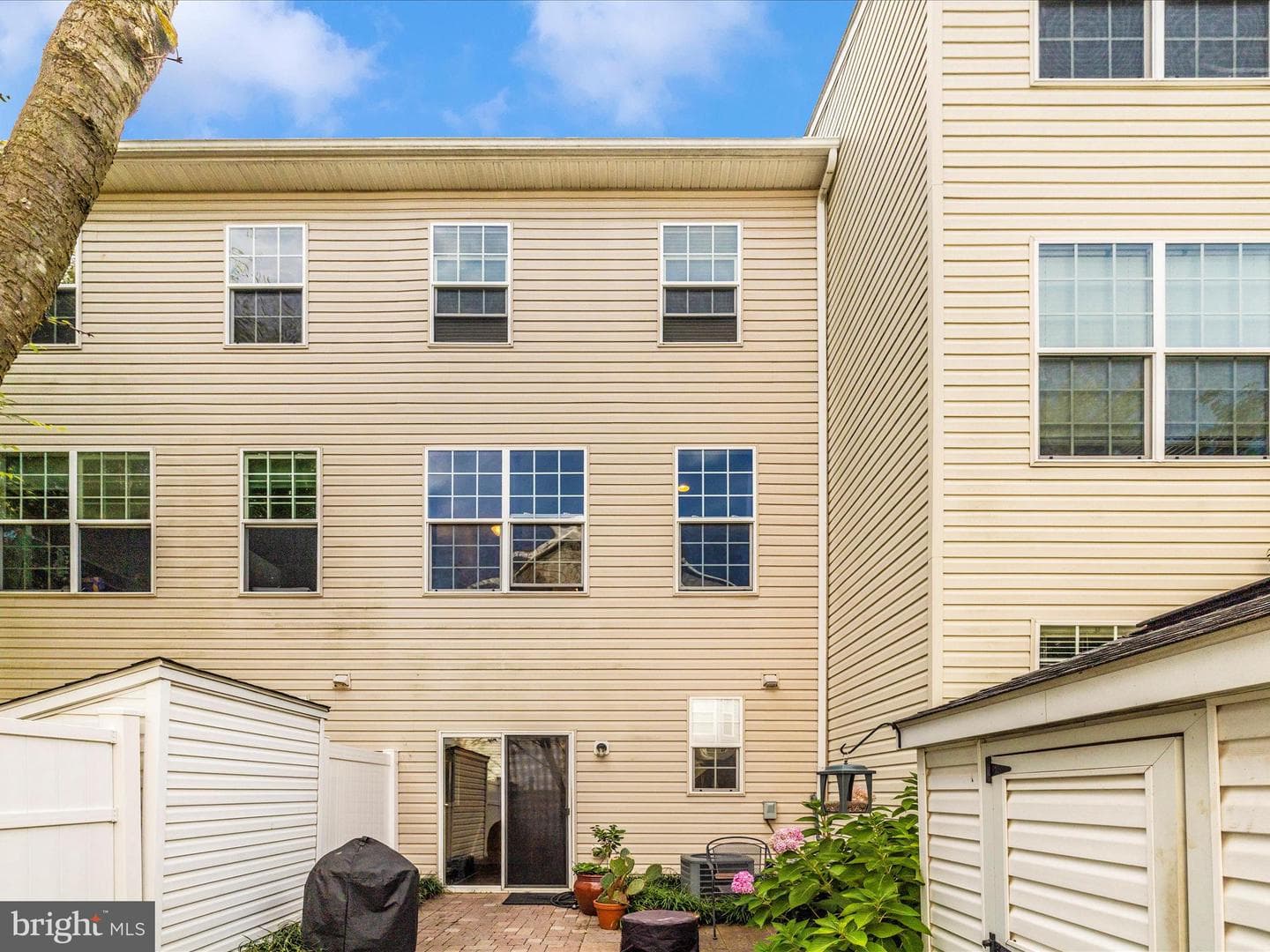 648 Tivoli Road photo 47
