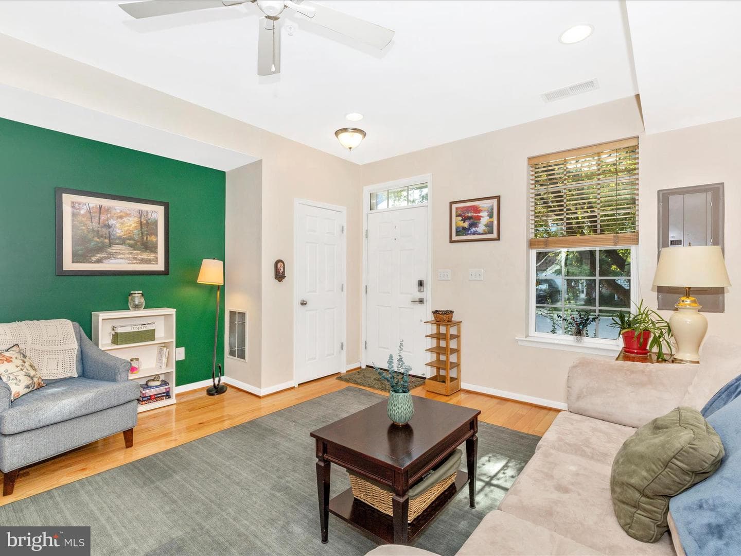 648 Tivoli Road photo 5