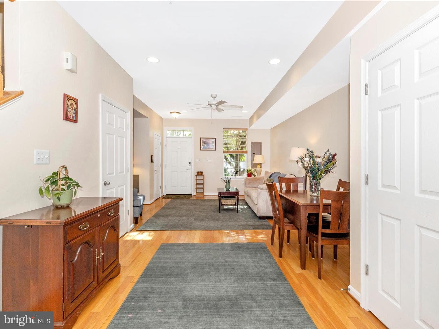 648 Tivoli Road photo 9