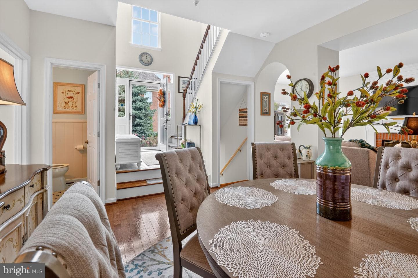 2204 Garden Lane photo 5