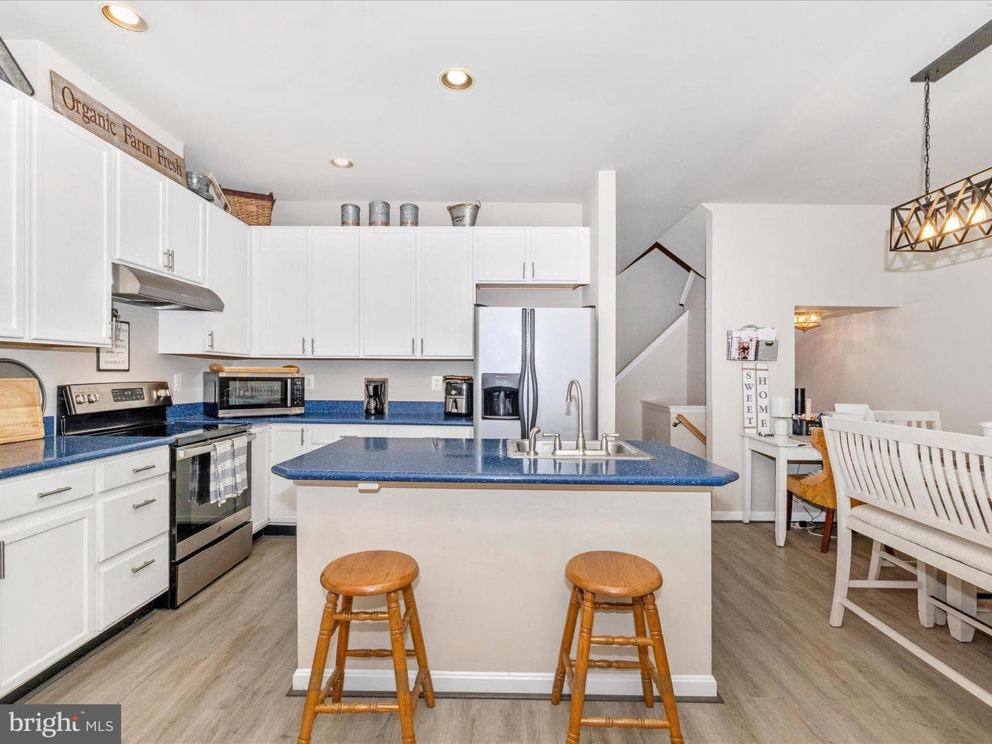 1003 Lavenport Way photo 15