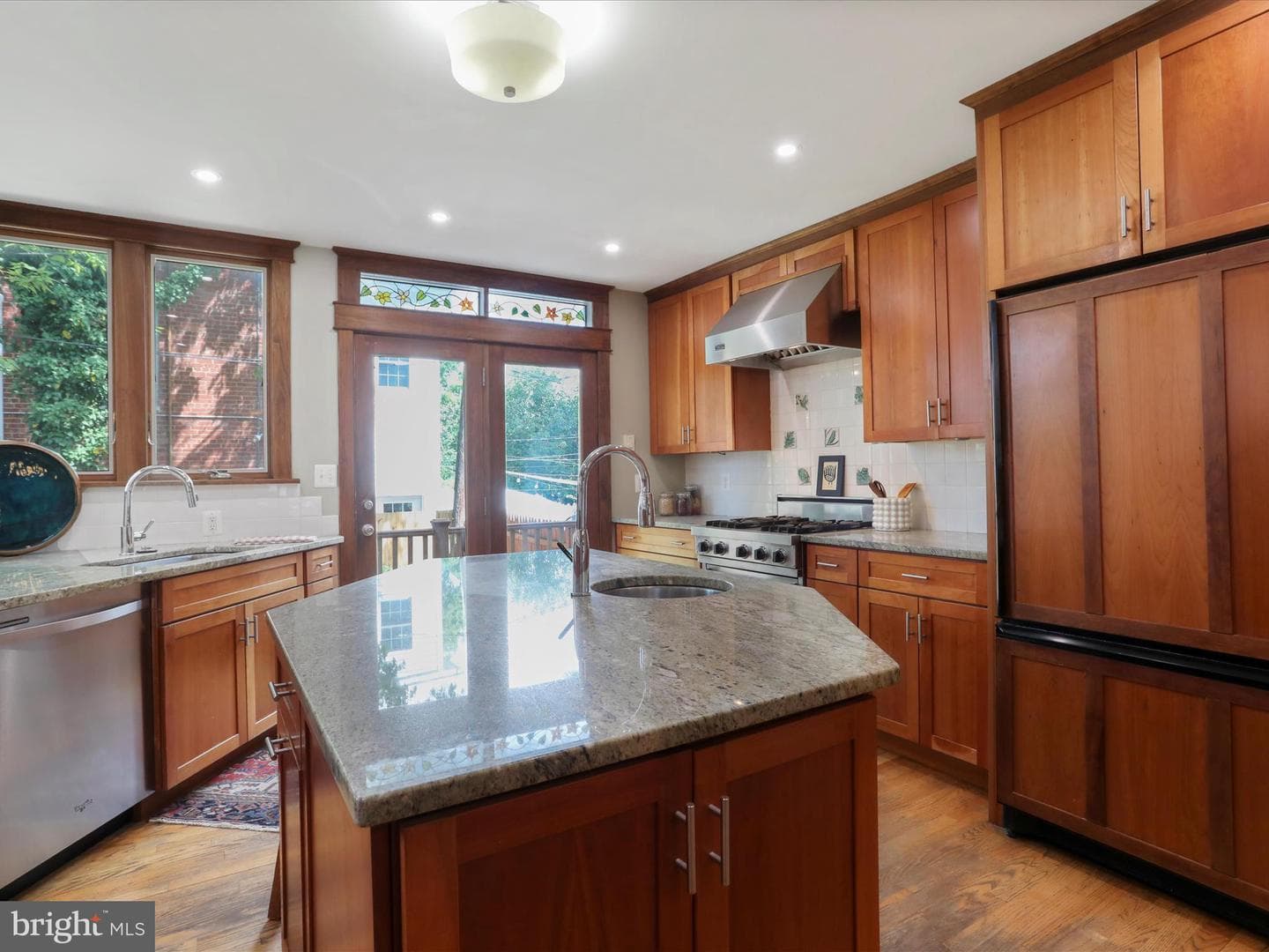 518 Elm Street photo 13
